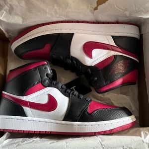 Air Jordan 1 Noble Red sneakers sz 9